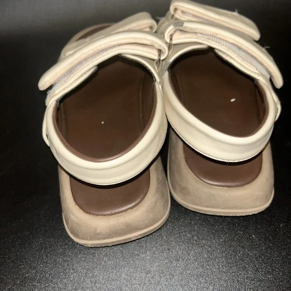 Unbranded Girls Cream Two-Strap Flat Sandals Youth Size 33 2